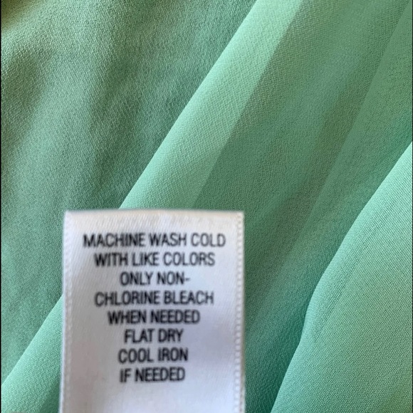 Pretty mint green light and airy button down top - Picture 5 of 6